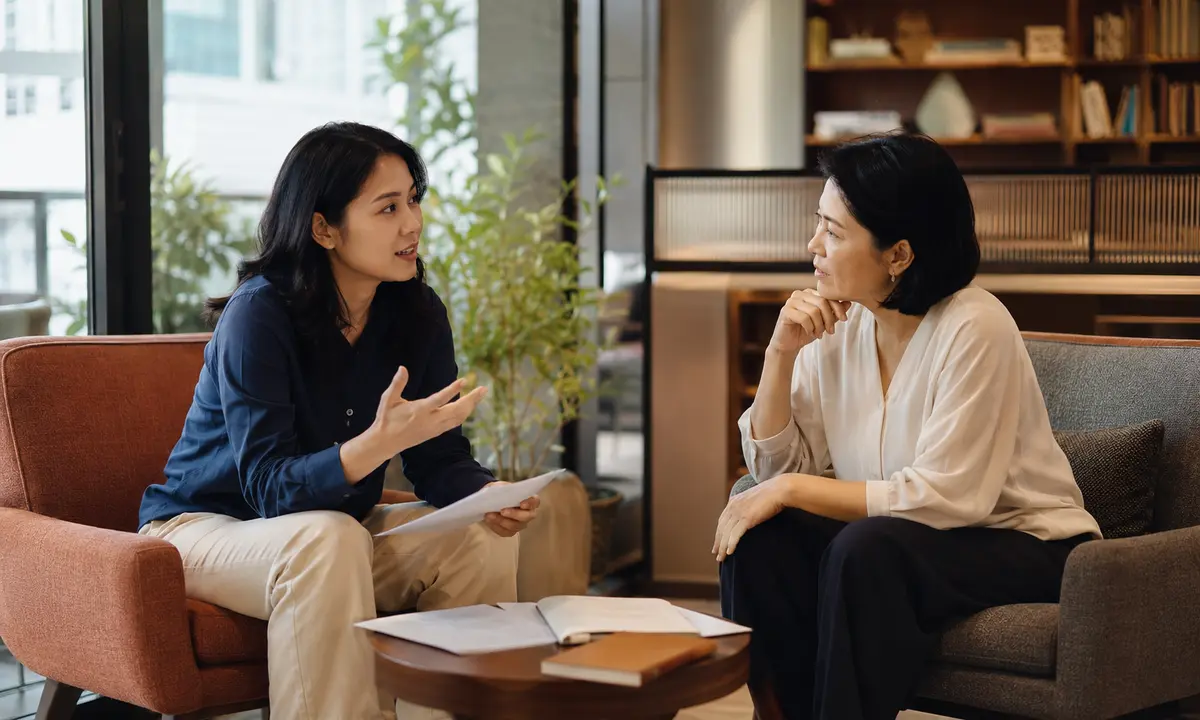 Profesional Indonesia berdiskusi tentang alasan pindah kerja untuk persiapan interview